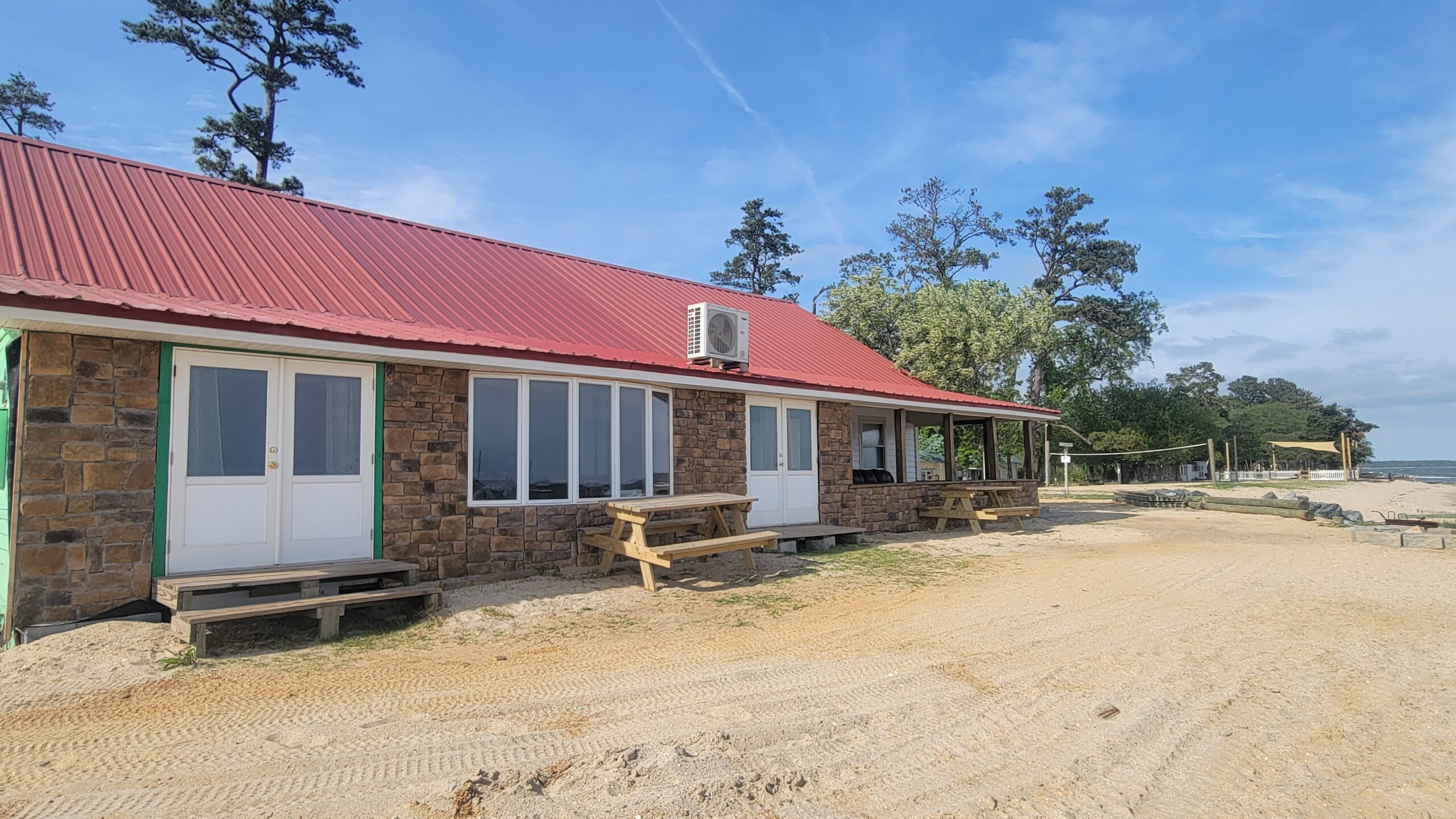 #9 Beachfront Lodge